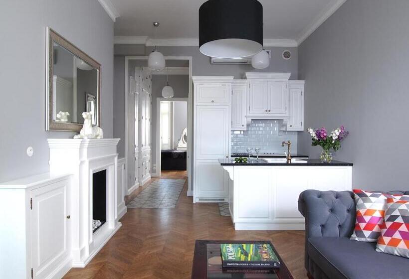 דירת חדר, Warsaw Concept