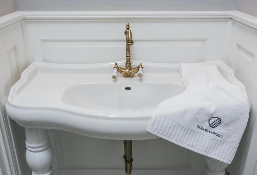 דירת חדר, Warsaw Concept