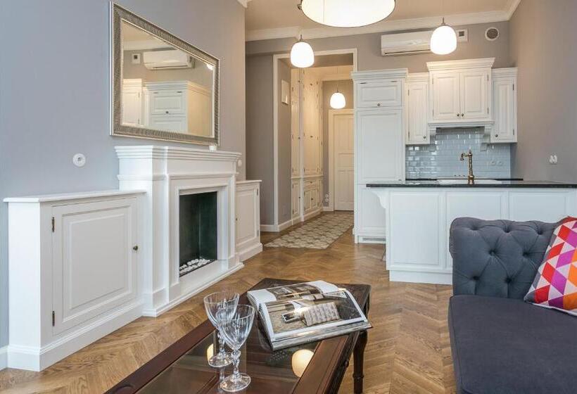 דירת חדר, Warsaw Concept