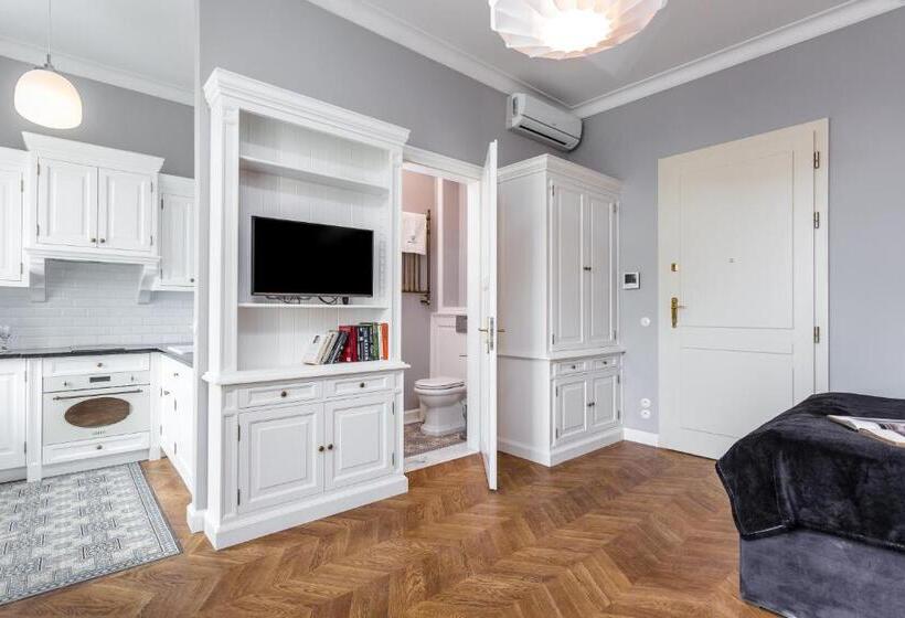 חדר דלוקס יחיד, Warsaw Concept