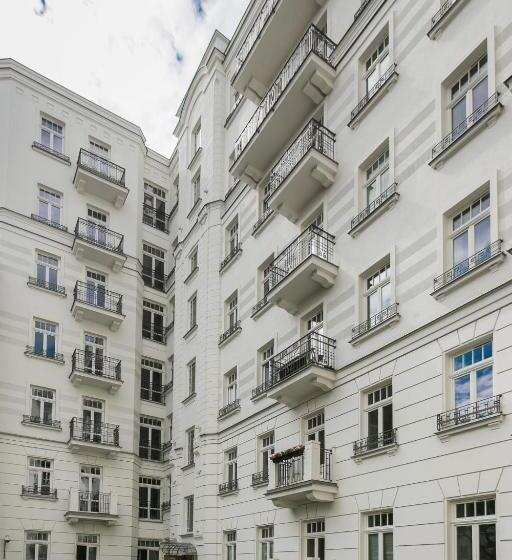 Superior studio with balcony, Warsaw Concept