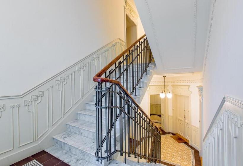 דירת חדר בקומת קרקע, Warsaw Concept