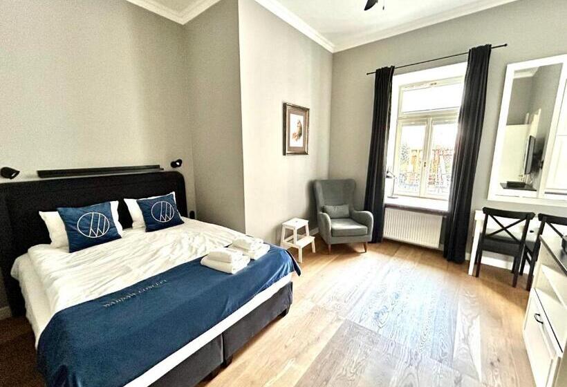 דירת חדר דלוקס, Warsaw Concept