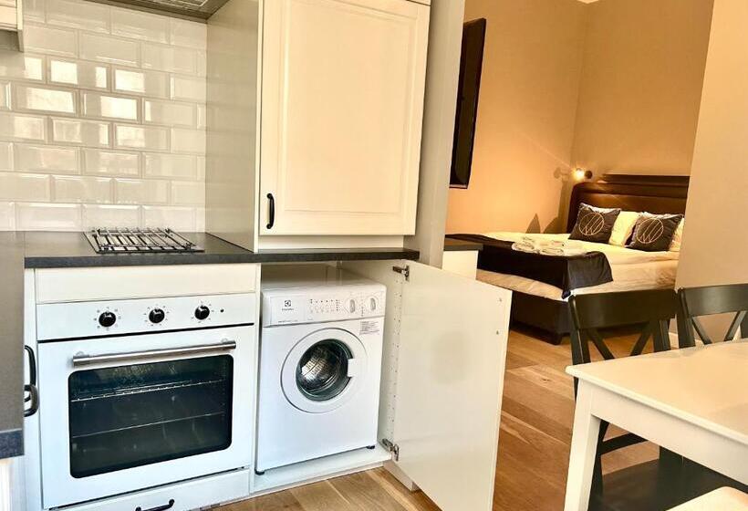 דירת חדר דלוקס, Warsaw Concept