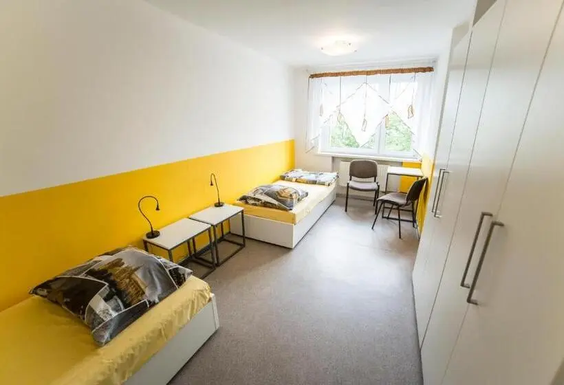 Standard Yhden Hengen Huone, Klimczoka 6