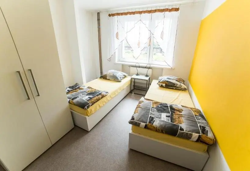Standard Yhden Hengen Huone, Klimczoka 6