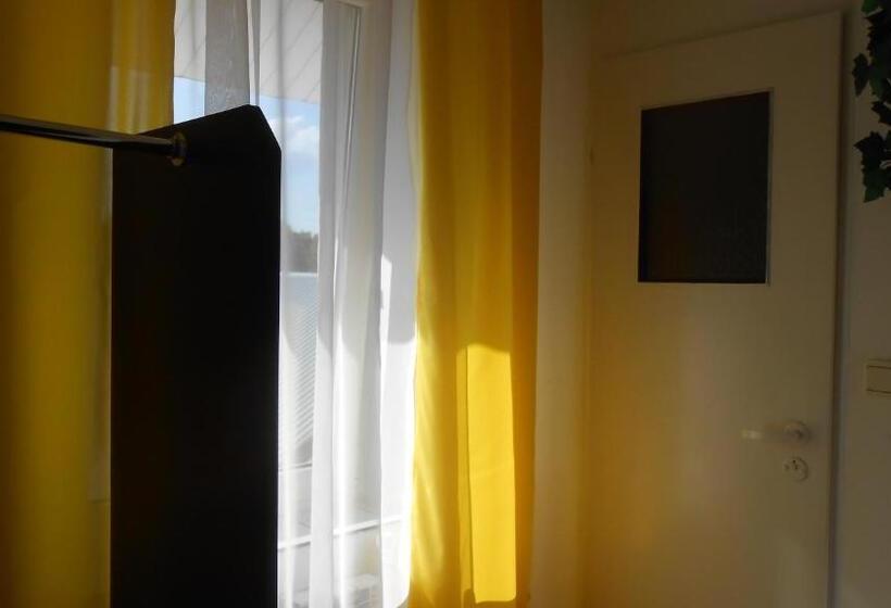 اتاق استاندارد, Leon