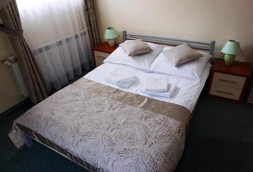 חדר סטנדרט לשלושה, Pod Szczęśliwą Gwiazdą