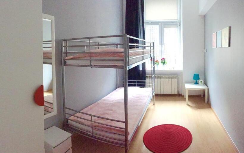 اتاق استاندارد با تختهای تاشو, Stacja Centrum