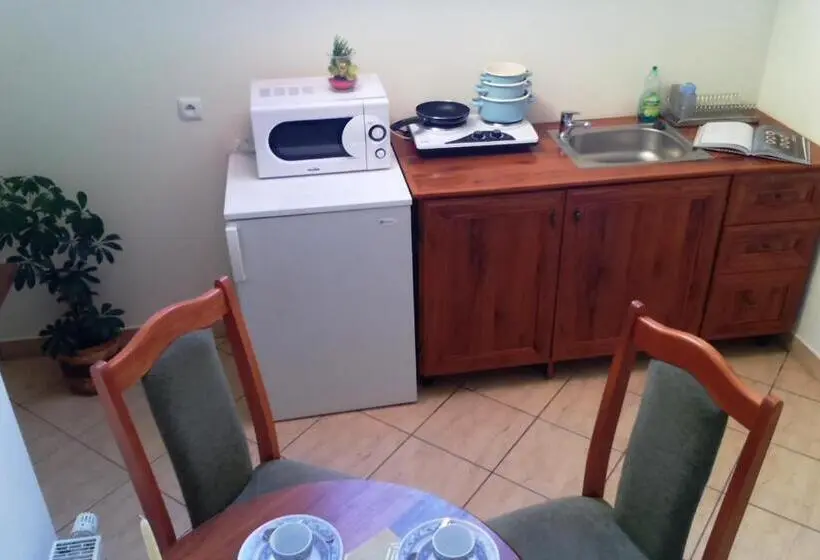 Duplex-sviitti, Bakster