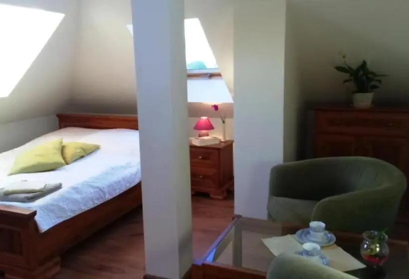 Duplex-sviitti, Bakster