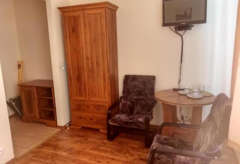 اتاق اکونومی, Bakster