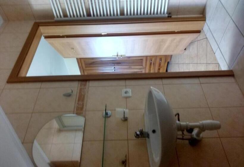 Triple Room Sea View, Bakster