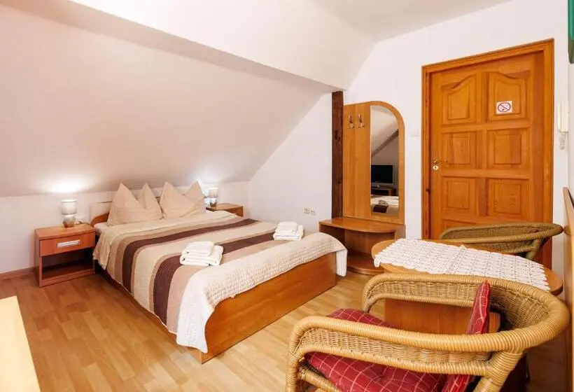 Perhehuone, Dom Gościnny Relax