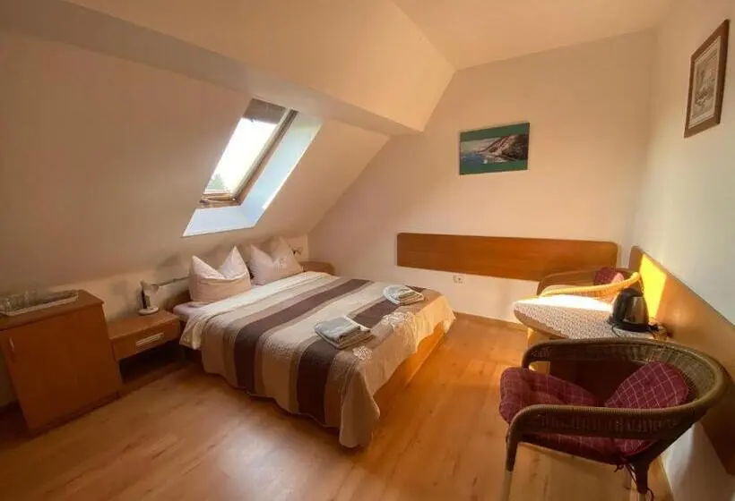 Standard Neljän Hengen Huone, Dom Gościnny Relax