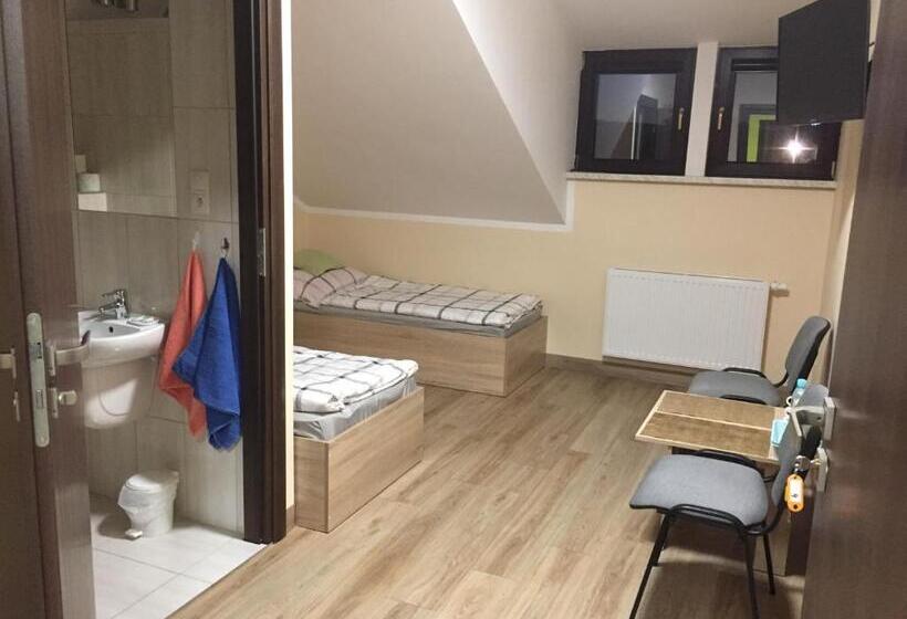 اتاق استاندارد, Pod Kotwicą