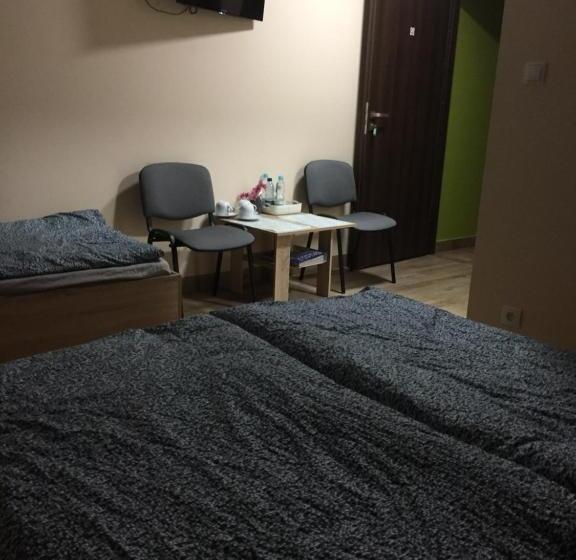 اتاق استاندارد سه نفره, Pod Kotwicą