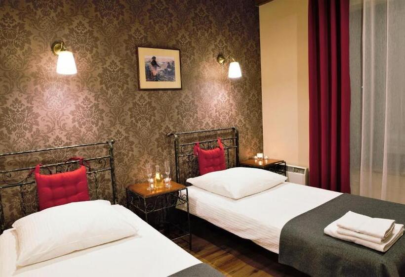 غرفة قياسية ثلاثية, Rancho