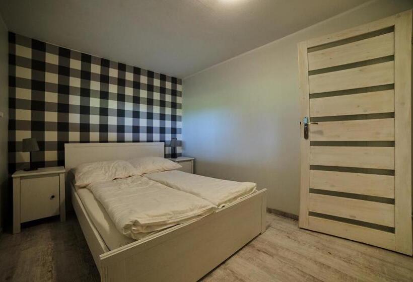 إستوديو قياسى مطلّ علي الحديقة, Rancho