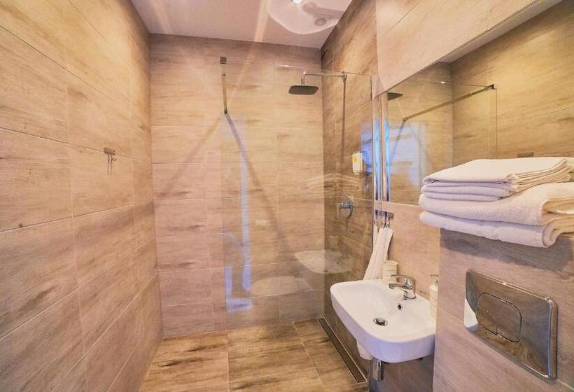 غرفة قياسية فردية, Rancho