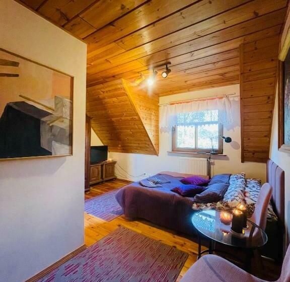 اتاق لوکس, Siedlisko Zatoka