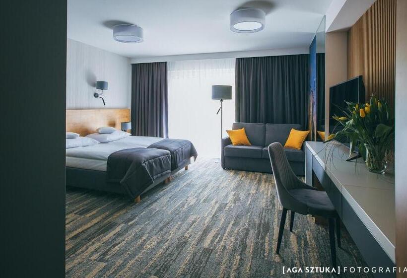 اتاق لوکس, Skalny