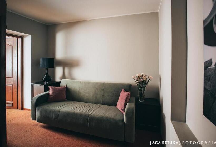 اتاق استاندارد, Skalny