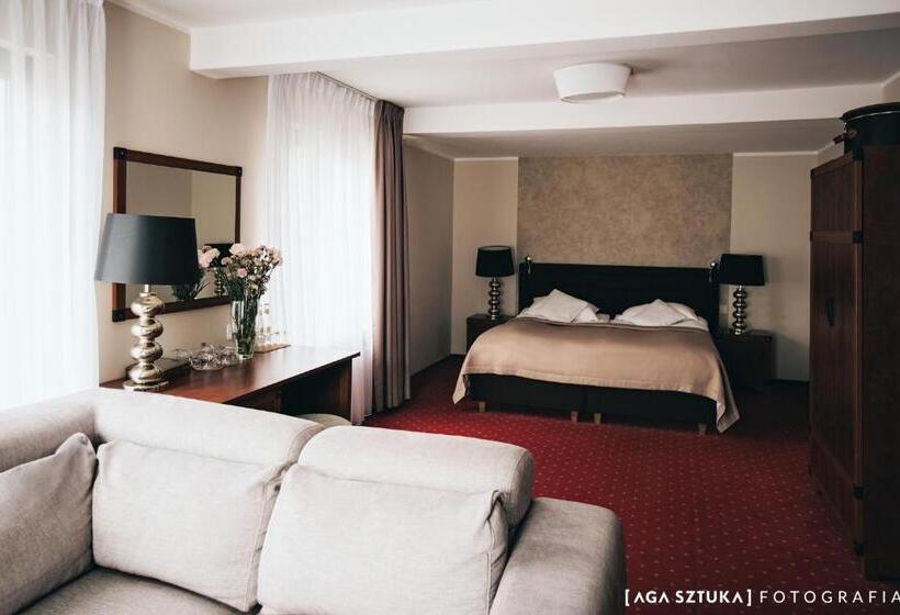 آپارتمان 1 خوابه, Skalny