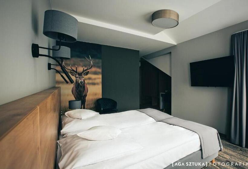 اتاق لوکس, Skalny