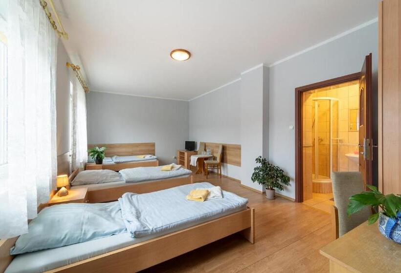 اتاق راحتی سه تخته, Tawerna Cicha Przystań