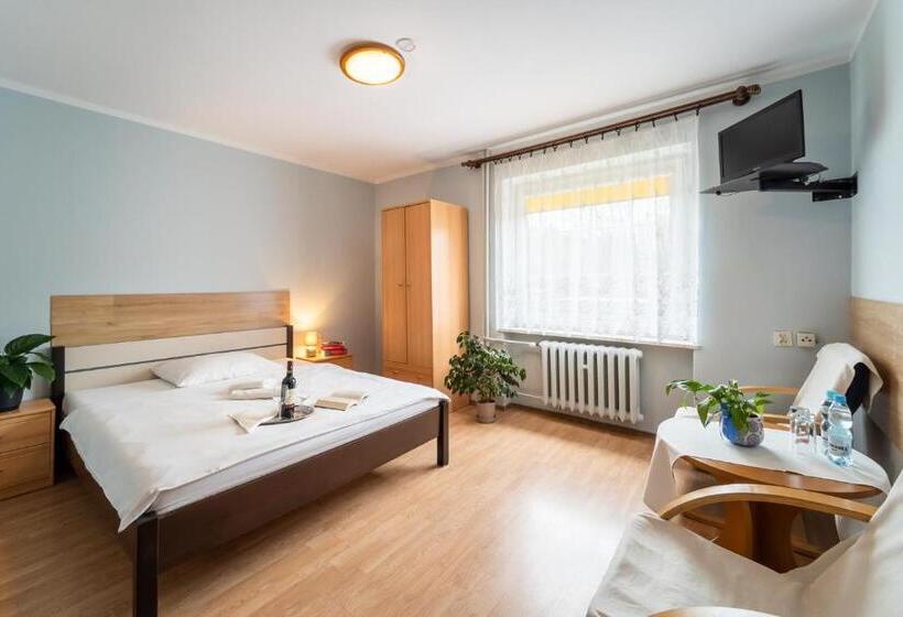 اتاق استاندارد با تخت بزرگ, Tawerna Cicha Przystań