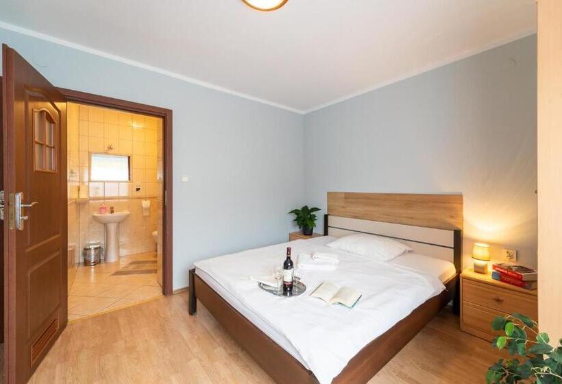 اتاق استاندارد با تخت بزرگ, Tawerna Cicha Przystań