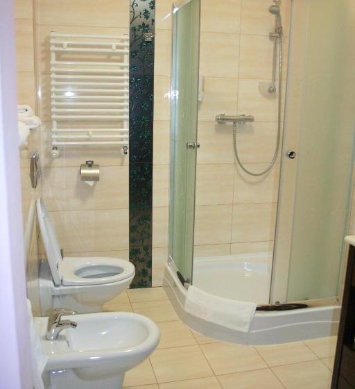 חדר סטנדרט, Tenis Club