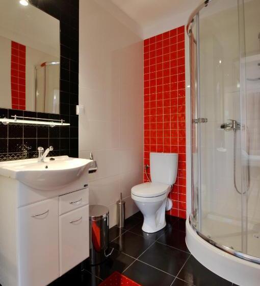 اتاق استاندارد سه نفره, Vena