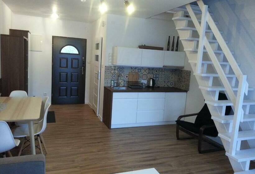 اتاق خانوادگی, Willa Kolor