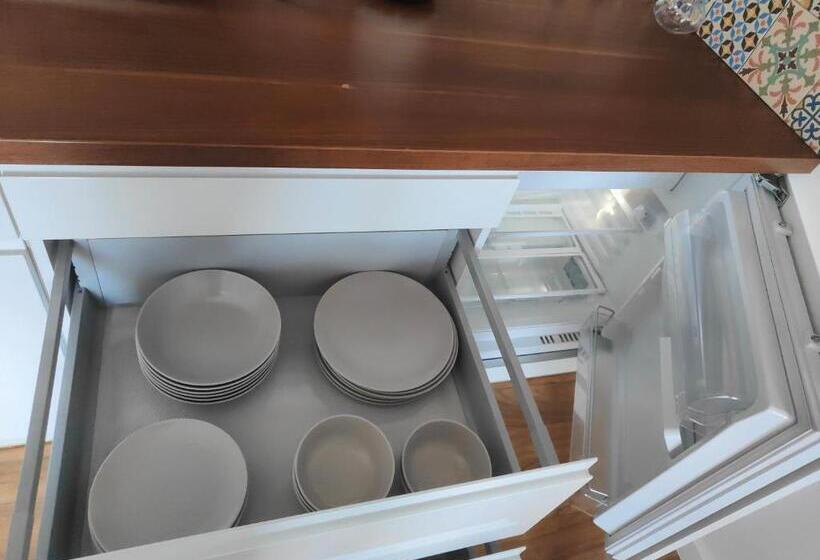 اتاق خانوادگی, Willa Kolor