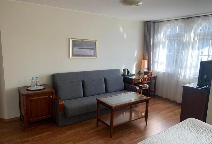 デラックスルーム, Willa Marea