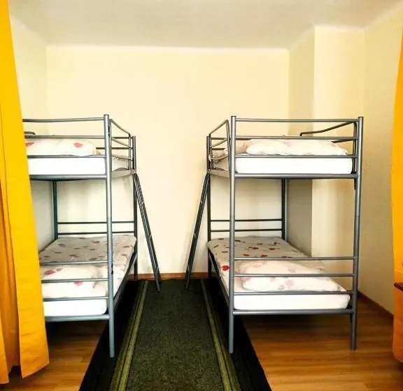 浴室共有ファミリールーム, Hostel Omega