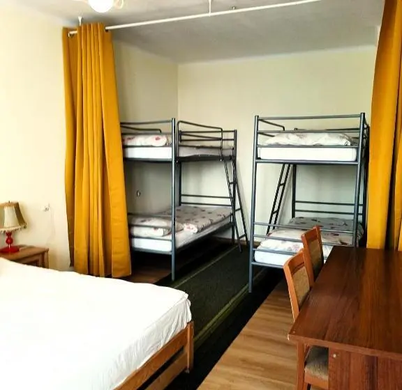 浴室共有ファミリールーム, Hostel Omega