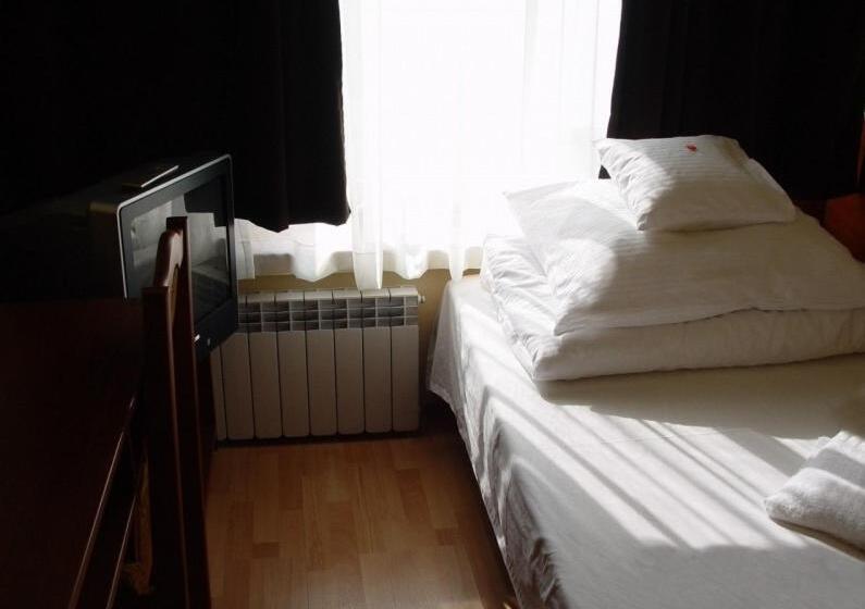 اتاق استاندارد چهار تخته, Nu