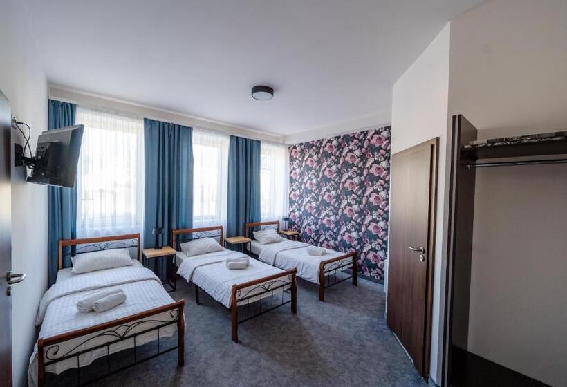 اتاق استاندارد سه نفره, Kelman Inn Global Nowa Sól