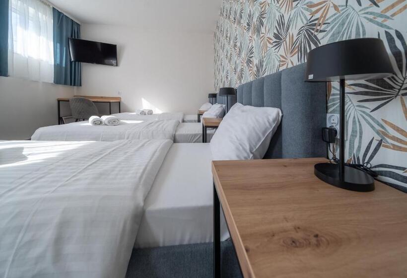 اتاق استاندارد سه نفره, Kelman Inn Global Nowa Sól
