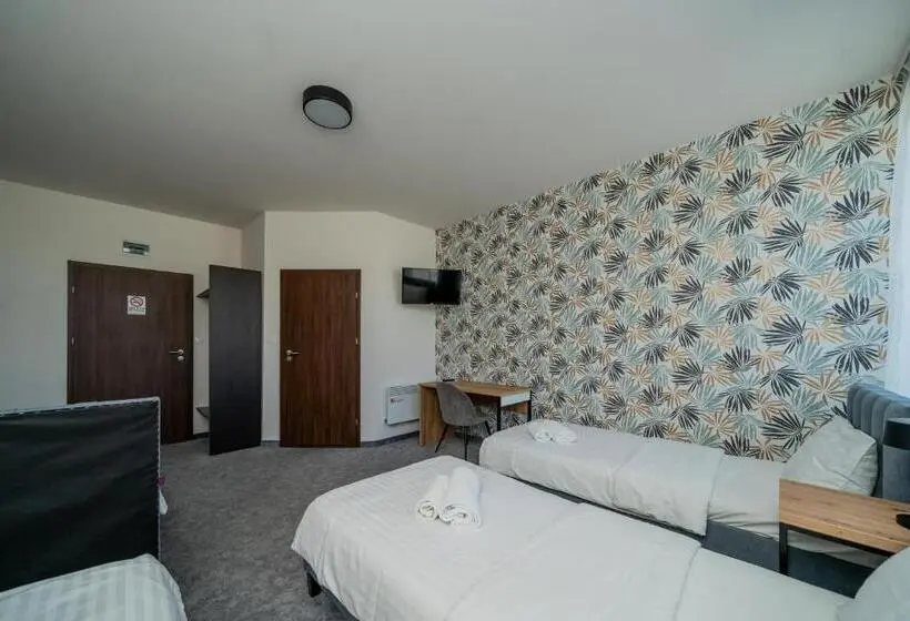 スタンダード４人部屋, Kelman Inn Global Nowa Sól