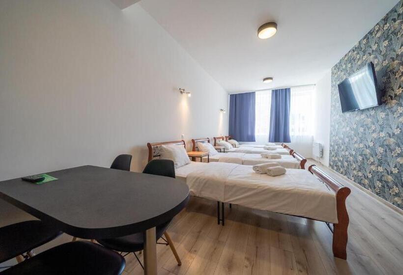 اتاق استاندارد چهار تخته, Kelman Inn Global Nowa Sól