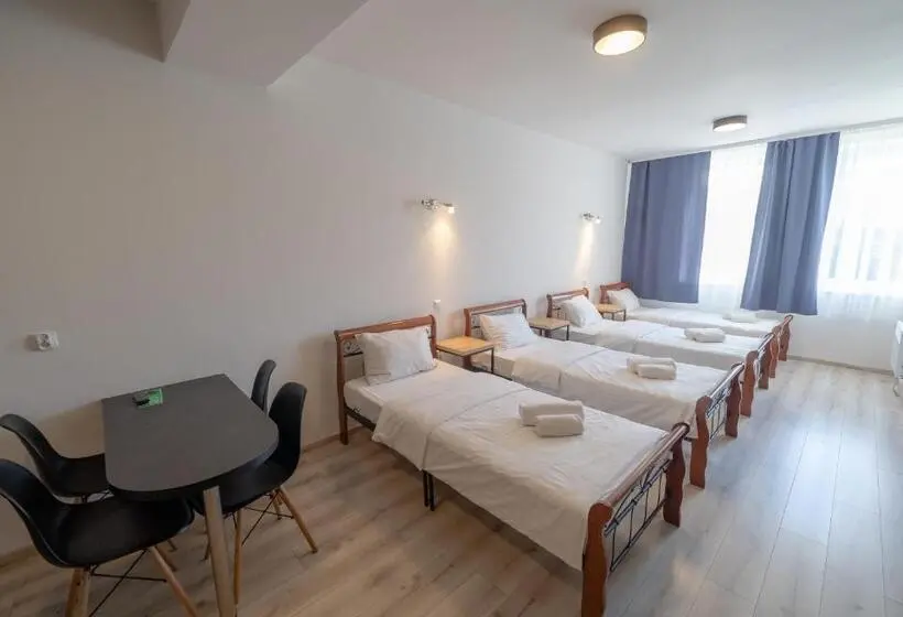 スタンダード４人部屋, Kelman Inn Global Nowa Sól