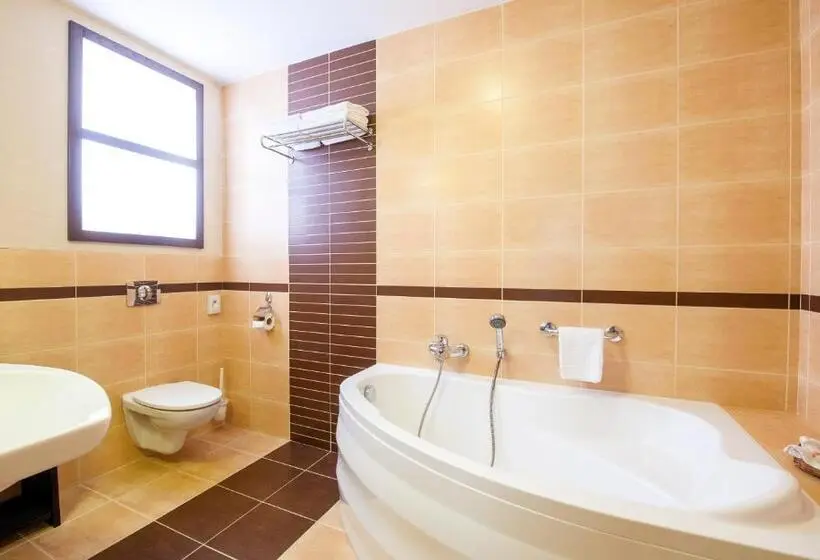 Chambre Triple Standard, Santin
