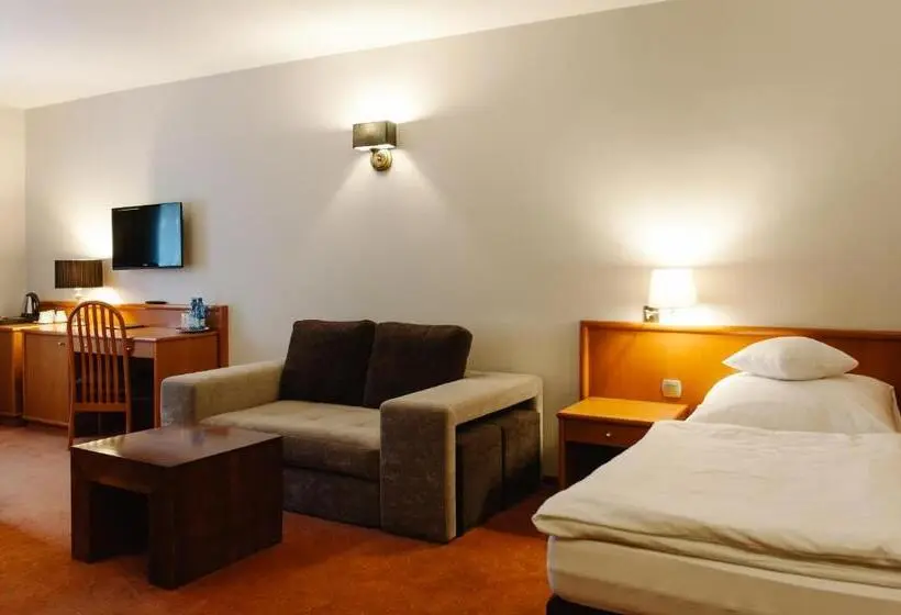 Chambre Triple Standard, Santin