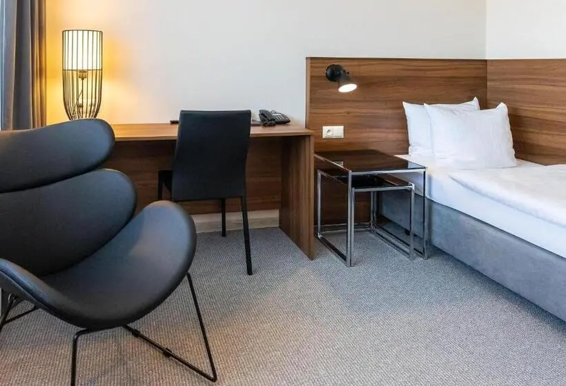 Chambre Supérieure Individuelle, Santin