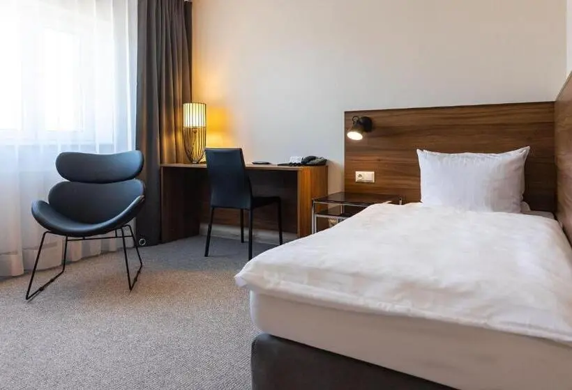Chambre Supérieure Individuelle, Santin