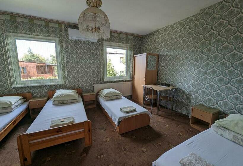 חדר סטנדרט לארבעה, Motel Drabek